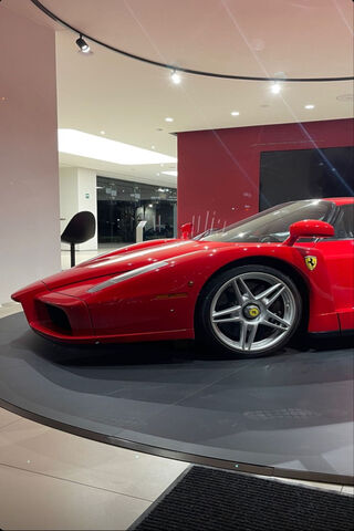 Ferrari Enzo: The Pinnacle of Italian Engineering 🚗❤️