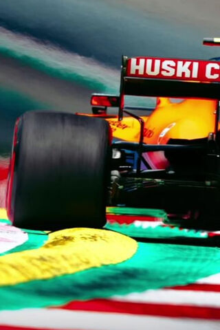 Speed and Precision: Lando Norris in Action! 🏎️💨