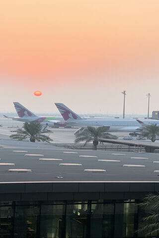 Chasing Horizons: A Sunset at the Airport 🌅✈️