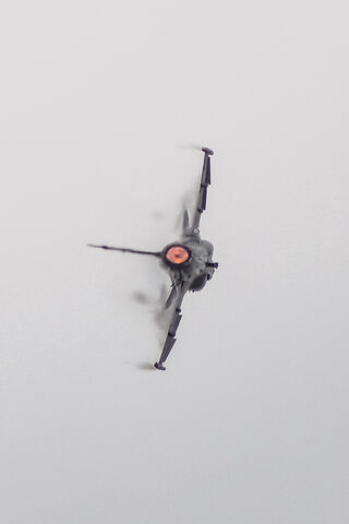 Soaring High: The Gripen Fighter Jet in Action! ✈️🔥