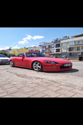 Cruising in Style: The Honda S2000