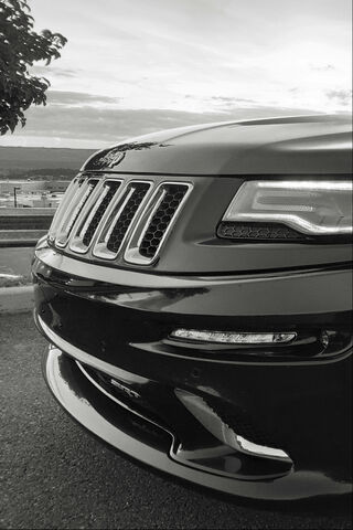 Power Meets Elegance: The Jeep SRT Experience 🚙✨