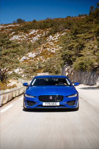Jaguar: The Thrill of the Open Road 🐆🚗