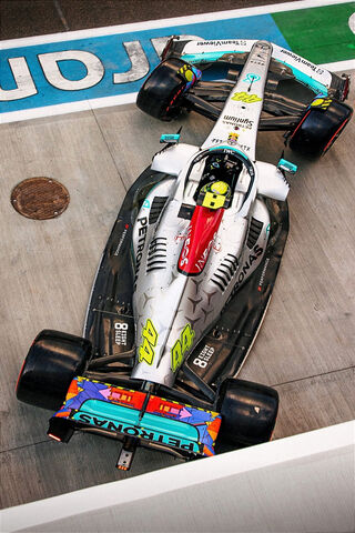 Lewis Hamilton's Racing Legacy: The Iconic Silver Arrow 🏎️✨