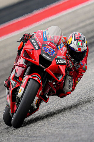 Racing Thrills: The Ducati in Action! 🏍️💨