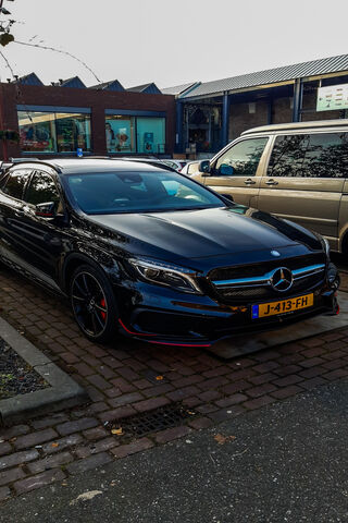 Power Meets Elegance: The Mercedes AMG GLA45 🚗✨