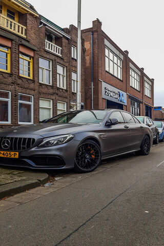 Unleashing Power: The Mercedes AMG C63s 🚗💨