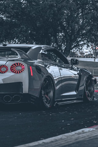 Nissan GT-R35: The Ultimate Performance Machine 🚗💨