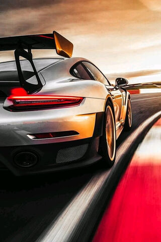 Porsche 911: The Icon of Speed and Style 🚗💨