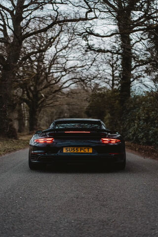 The Iconic Porsche 911: A Timeless Classic 🚗✨