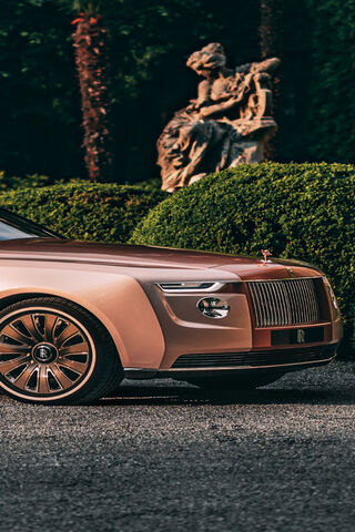 Elegance on Wheels: The Rolls Royce Experience 🚗✨