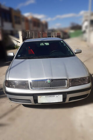 Skoda Octavia Tour: A Classic Ride 🚗✨