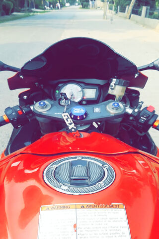 Riding the Suzuki GSX-R: A Thrill Awaits! 🏍️🔥