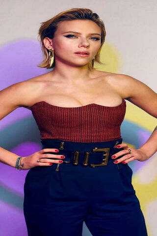 Bold Elegance: A Modern Muse