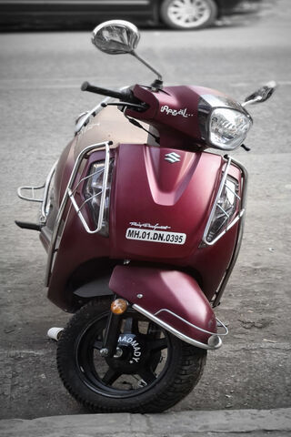 Suzuki: The Stylish Ride for Every Journey! 🛵✨