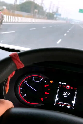 Chasing the Horizon: A Speedy Journey 🚗💨