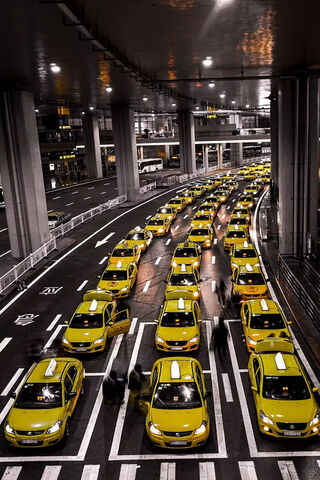 City of Yellow Cabs: A Taxi's Journey 🚖✨