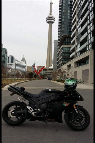 Toronto's Thrill: The Yamaha R1 in the Cityscape 🏍️🌆