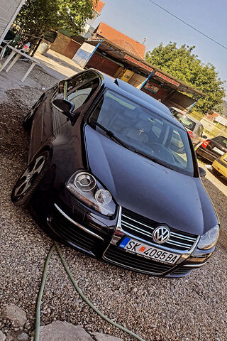 Sleek and Stylish: The VW Golf MK5 GT 🚗✨