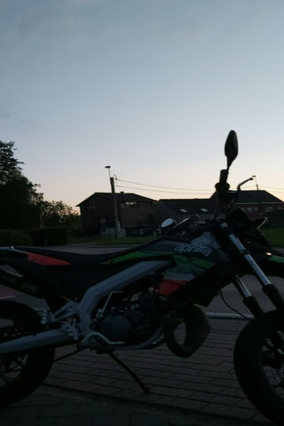 Xing: The Midnight Rider 🌌🏍️