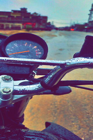 Yamaha YBR: Ready to Ride in the Rain! 🌧️🏍️