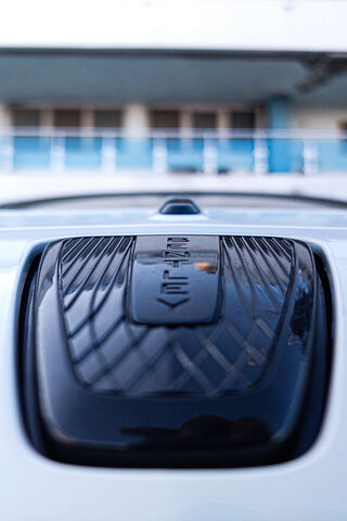 The Heart of Luxury: Bentley's Power Unleashed 🚗✨