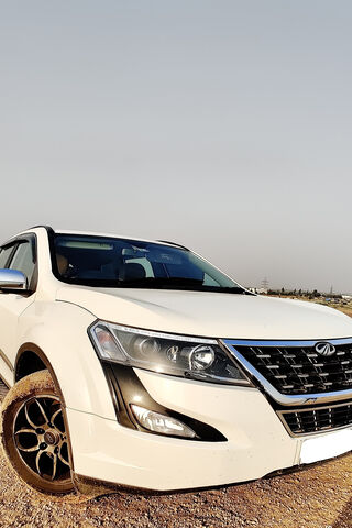 Adventure Awaits: The Mahindra XUV500 🚙✨