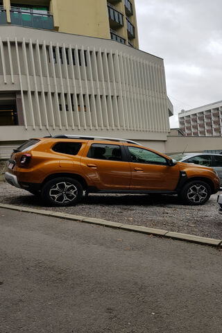 Dacia Duster: The Adventurous Compact SUV 🚙✨