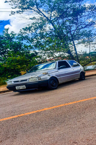 Fiat Uno: The Classic City Cruiser 🚗✨