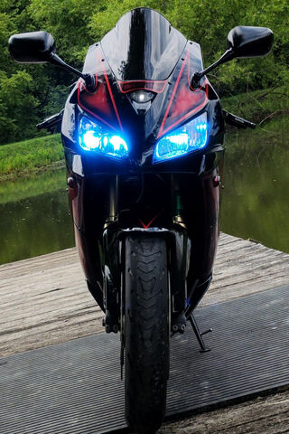 The Thrill of the Honda CBR 600RR: A Sportbike Legend 🏍️✨