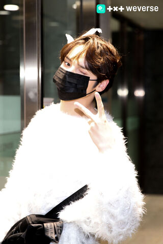 Huening Kai's Cozy Vibes 🐾✨