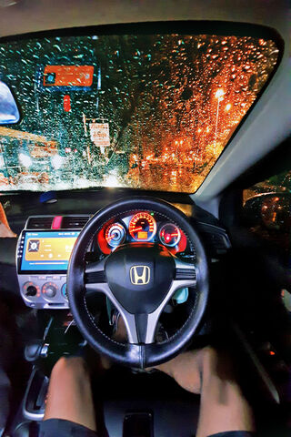 Honda City: A Cozy Drive Through Rainy Nights 🌧️🚗