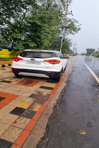 Mahindra XUV300: The Urban Adventurer 🚗🌧️