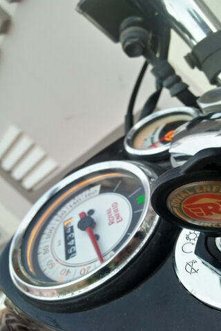 Revving Up with Royal Enfield: A Classic Ride 🏍️✨