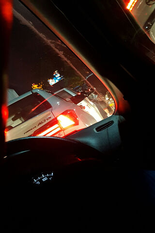 Nighttime Gridlock: A City in Motion 🚗🌃