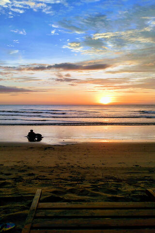 Sunset Serenity: A VW Golf 4 Adventure