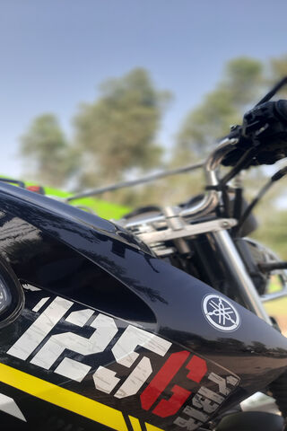 YBR G: The Thrill of the Ride! 🏍️💨