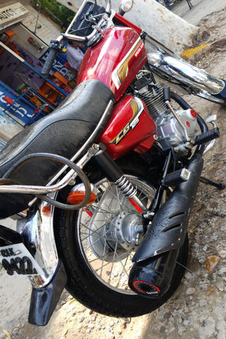 125 Qash: The Spirit of Adventure on Two Wheels! 🏍️✨