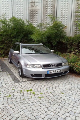 The Timeless Audi RS4 B5: A Classic Performance Icon 🚗✨