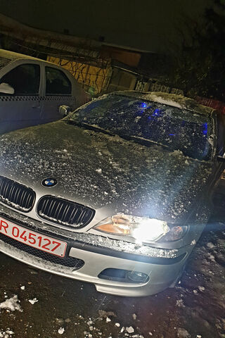 BMW in a Winter Wonderland ❄️🚗