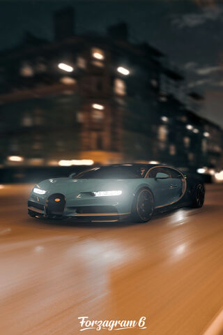 Speed Meets Luxury: The Bugatti Chiron in Action 🚗💨