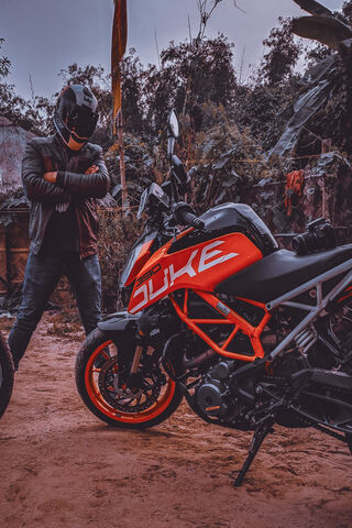 Unleashing the Beast: Duke 390 in Action! 🏍️🔥