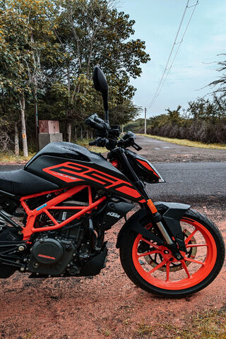 Duke 250: The Urban Warrior 🏍️🔥