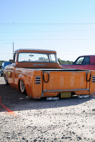 Classic Ford Truck: A Timeless Beauty on Wheels 🚚✨