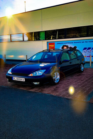Focus Mk1: A Classic on the Move! 🚗✨