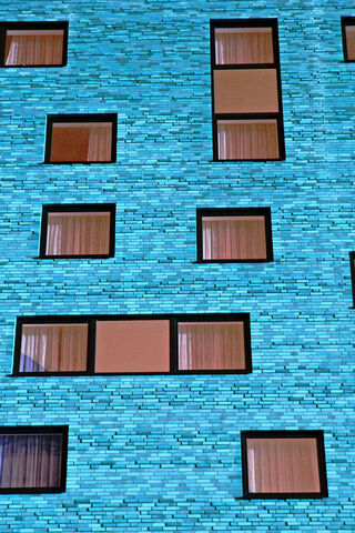 Urban Vibes: The Bold B..