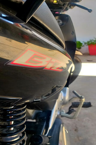 The Stylish Honda Biz: A Ride for Every Journey! 🏍️✨