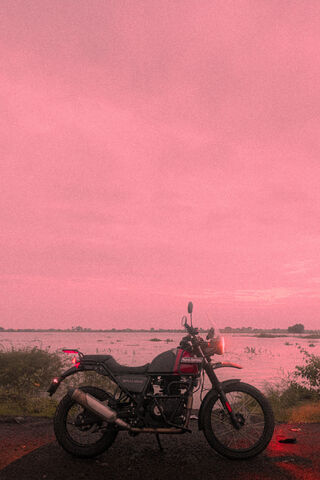 Himalayan Adventure Awaits! 🏍️🌄