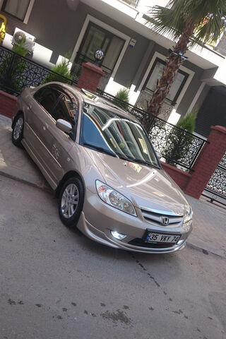 Sleek and Stylish: The Honda Civic Vtec2 🚗✨