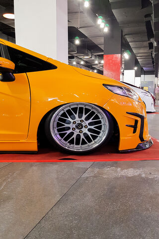 Honda Fit: A Splash of Style and Performance! 🚗✨